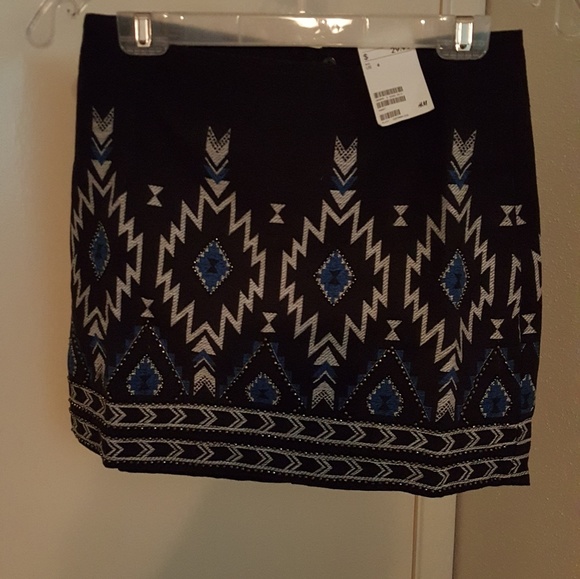 H&M Skirt - Picture 2 of 2